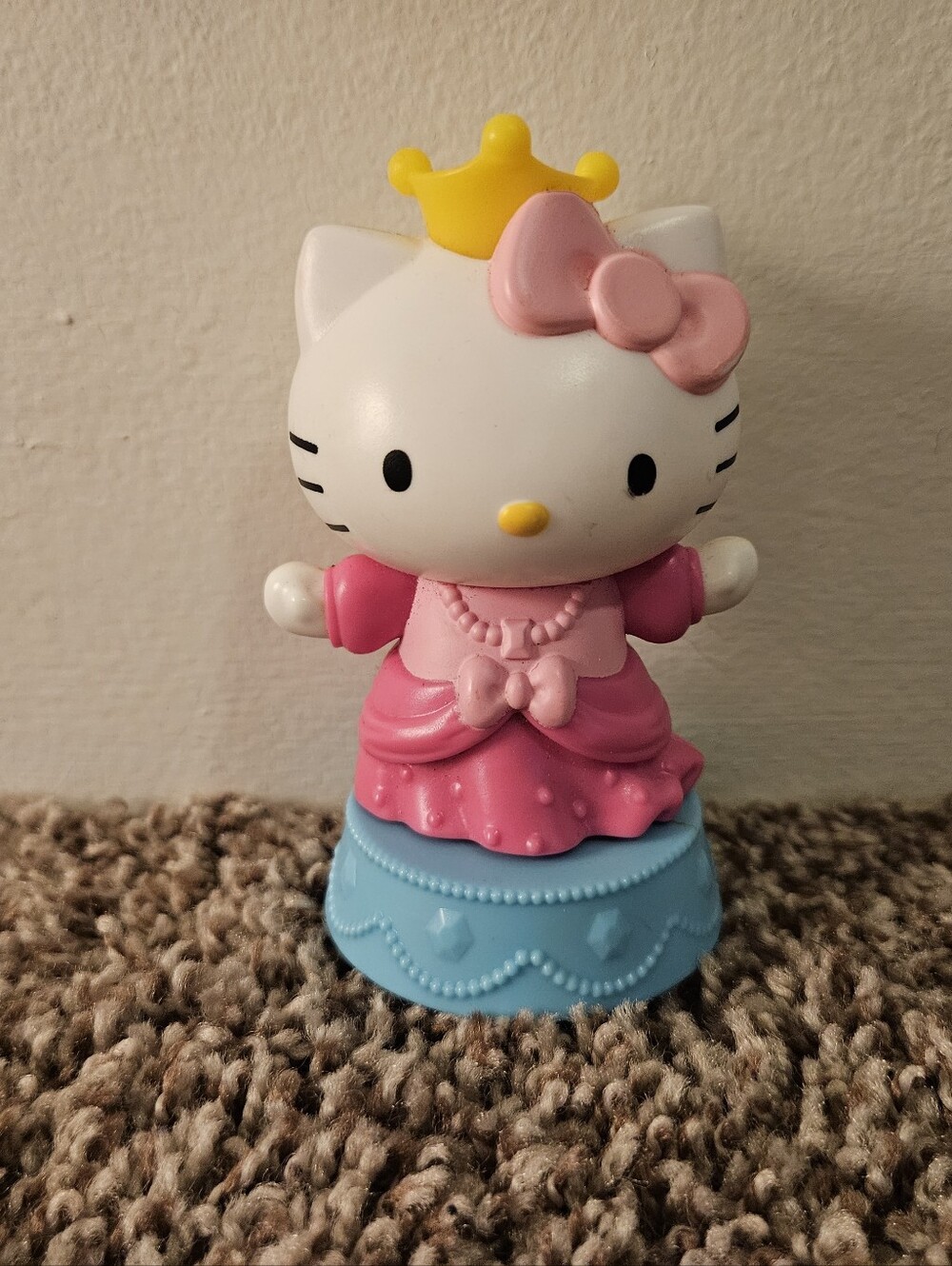 2019 McDonalds Hello Kitty Princess Figure